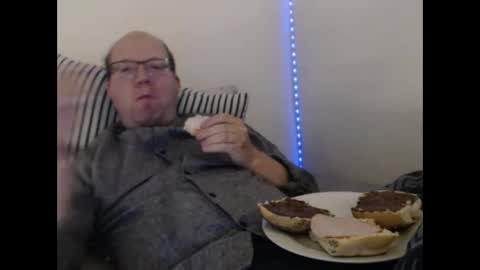 Snapshot of hoyboydkk chatting on 05-03-26, 02:12 Christian online show from 05-03-26, 02:12