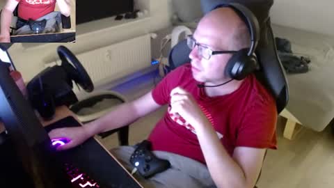 Snapshot of hoyboydkk chatting on 07-04-26, 12:17 Christian online show from 07-04-26, 12:17