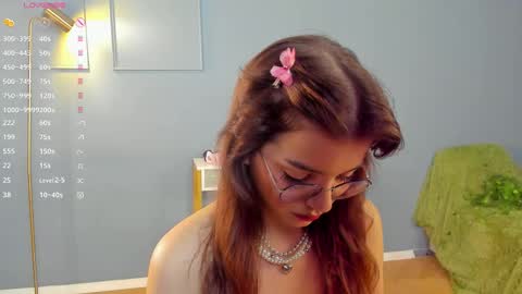 Snapshot of huba_booba chatting on 09-18-25, 07:16 Diane online show from 09-18-25, 07:16