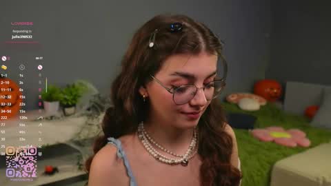 Snapshot of huba_booba chatting on 10-26-25, 09:10 Diane online show from 10-26-25, 09:10