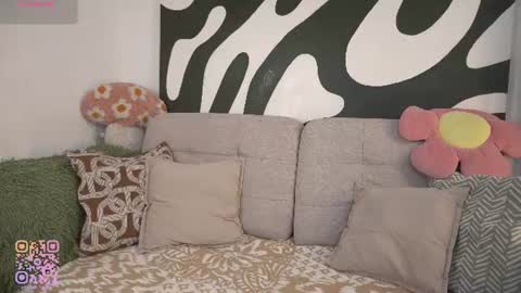 Snapshot of huba_booba chatting on 07-26-26, 10:33 Diane online show from 07-26-26, 10:33