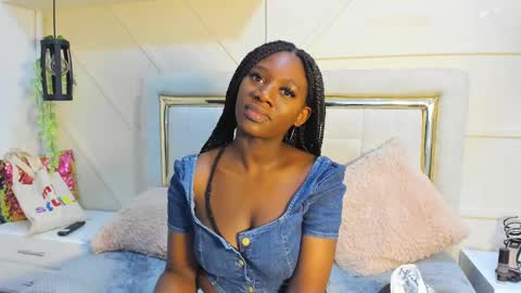 Snapshot of huddah_cam chatting on 01-13-25, 11:30 huddah online show from 01-13-25, 11:30