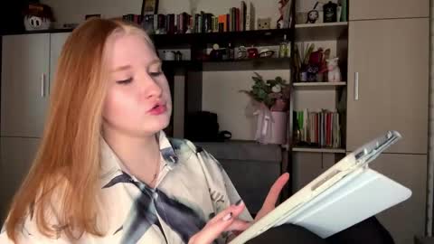 Snapshot of huebogenschutz chatting on 04-16-26, 11:44 Hia online show from 04-16-26, 11:44