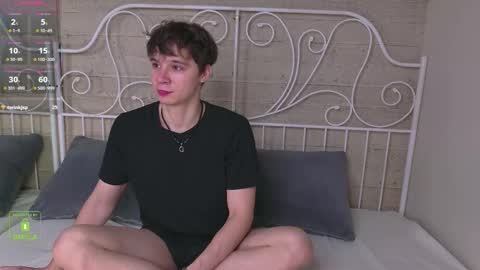 Snapshot of hugebangins_ chatting on 11-01-25, 04:14 ANTHONY online show from 11-01-25, 04:14