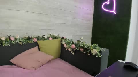 Erin online show from 12-02-24, 07:36