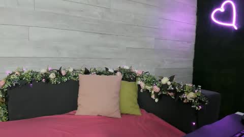 Erin online show from 12-17-24, 04:23