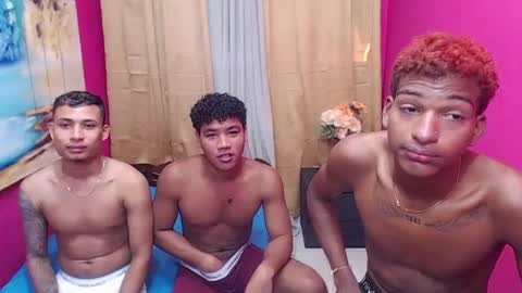 Snapshot of hugecock_black chatting on 01-09-26, 07:15 jose bigcock i like masturbate my big dick and finger my ass hole i am so hot online show from 01-09-26, 07:15