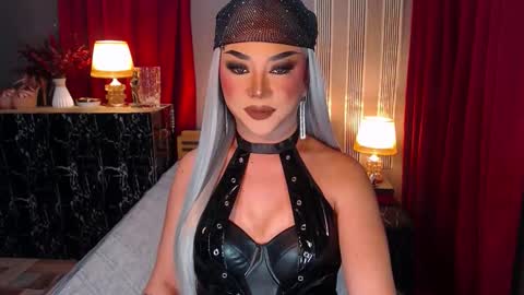 Christine online show from 09-30-25, 03:06