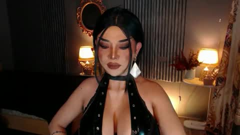 Snapshot of hugecockchristine chatting on 12-15-25, 06:34 Christine online show from 12-15-25, 06:34