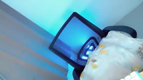 Yhanie online show from 11-25-25, 02:22