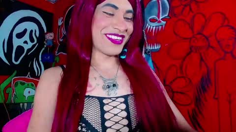 Snapshot of hugedaneska chatting on 05-14-26, 02:07 Danezka online show from 05-14-26, 02:07