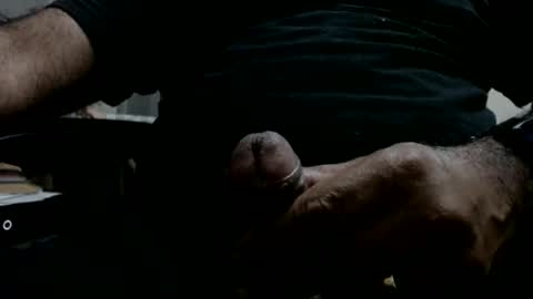 Snapshot of hugo_bulls chatting on 02-11-25, 10:48 HunkyLover online show from 02-11-25, 10:48