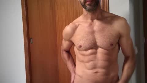 Snapshot of hugo_solo chatting on 04-24-26, 05:15 Hugo online show from 04-24-26, 05:15