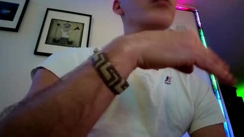 Snapshot of hugolandcam chatting on 11-07-25, 10:32 Hugo online show from 11-07-25, 10:32