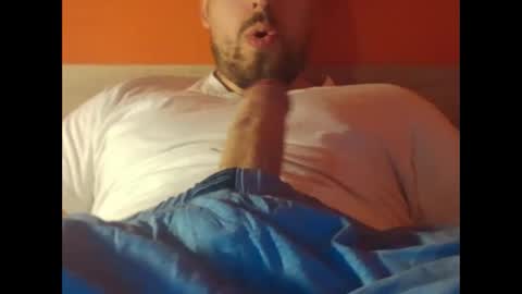 hugothewood1001 online show from 12-01-24, 08:31