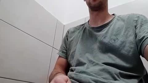 Snapshot of hukssss chatting on 11-30-25, 08:18 hukssss online show from 11-30-25, 08:18