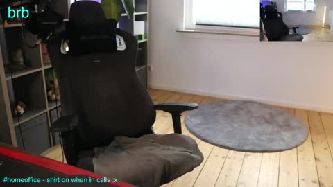 Snapshot of hungry_26 chatting on 05-05-26, 09:28 hungry_26 online show from 05-05-26, 09:28