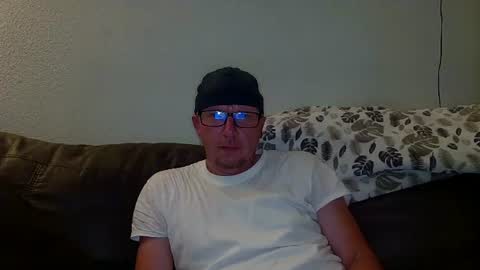 Snapshot of hungsingledad79 chatting on 08-01-26, 12:15 HuingsingleDad79 online show from 08-01-26, 12:15