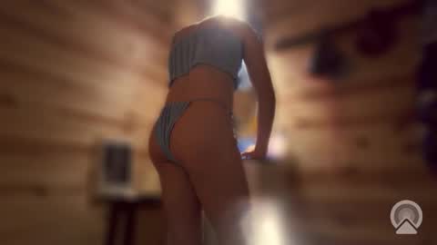 Snapshot of hungslut1999 chatting on 05-20-26, 06:19 wetjessica online show from 05-20-26, 06:19