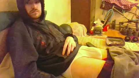 Snapshot of hungsubbb chatting on 10-17-25, 01:31 Boi online show from 10-17-25, 01:31