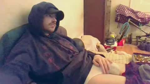 Snapshot of hungsubbb chatting on 12-18-25, 02:39 Boi online show from 12-18-25, 02:39