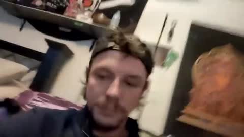 Snapshot of hungtxcock92 chatting on 01-25-25, 10:39 hungtxcock92 online show from 01-25-25, 10:39