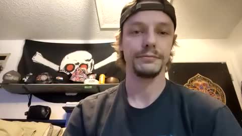 Snapshot of hungtxcock92 chatting on 02-14-25, 02:02 hungtxcock92 online show from 02-14-25, 02:02