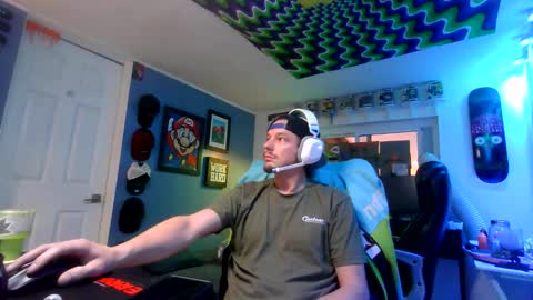 Snapshot of hungtxcock92 chatting on 12-16-25, 02:11 hungtxcock92 online show from 12-16-25, 02:11