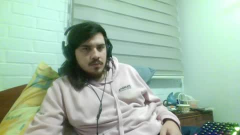 Snapshot of hungweeb chatting on 04-27-26, 02:53 Rod online show from 04-27-26, 02:53
