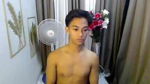hunk_edward online show from 05-04-26, 01:34