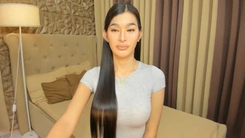 hunkhomerontop online show from 12-20-25, 08:43