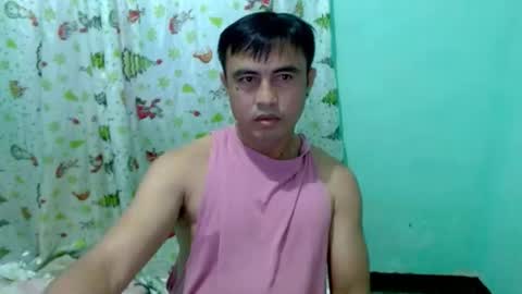 Snapshot of hunknextdoorxx chatting on 10-08-25, 07:50 Phil online show from 10-08-25, 07:50