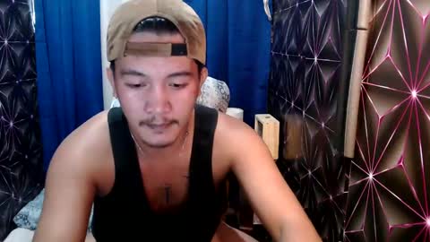 Snapshot of hunkylloyd chatting on 12-17-24, 02:44 hunkylloyd online show from 12-17-24, 02:44