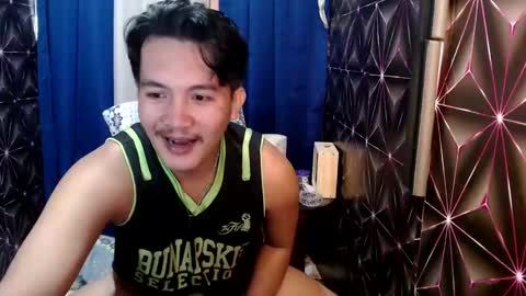 Snapshot of hunkylloyd chatting on 12-18-24, 05:15 hunkylloyd online show from 12-18-24, 05:15