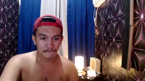 Snapshot of hunkylloyd chatting on 12-20-24, 10:38 hunkylloyd online show from 12-20-24, 10:38