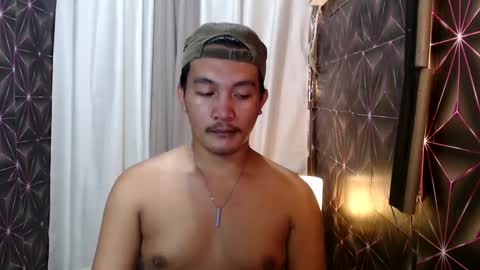 Snapshot of hunkylloyd chatting on 01-04-25, 11:17 hunkylloyd online show from 01-04-25, 11:17