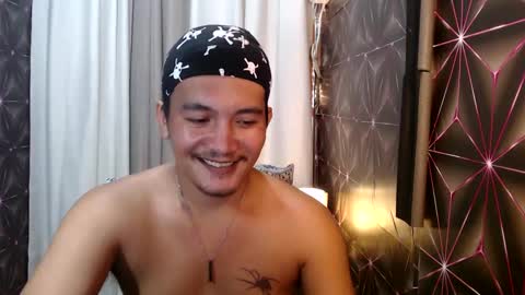 Snapshot of hunkylloyd chatting on 01-14-25, 05:30 hunkylloyd online show from 01-14-25, 05:30