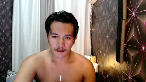 Snapshot of hunkylloyd chatting on 02-12-25, 12:22 hunkylloyd online show from 02-12-25, 12:22