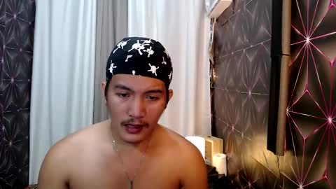 Snapshot of hunkylloyd chatting on 02-14-25, 04:15 hunkylloyd online show from 02-14-25, 04:15