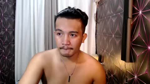 Snapshot of hunkylloyd chatting on 02-20-25, 10:05 hunkylloyd online show from 02-20-25, 10:05