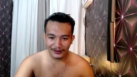 Snapshot of hunkylloyd chatting on 02-23-25, 07:00 hunkylloyd online show from 02-23-25, 07:00