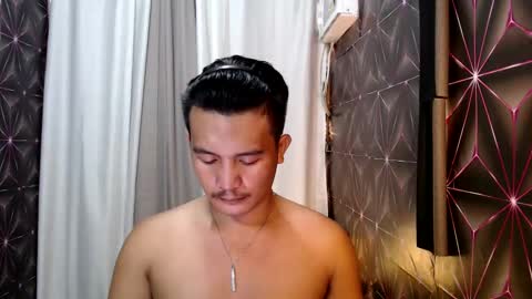 Snapshot of hunkylloyd chatting on 02-28-25, 10:09 hunkylloyd online show from 02-28-25, 10:09