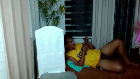 Snapshot of hunkylloyd chatting on 10-17-25, 05:54 hunkylloyd online show from 10-17-25, 05:54