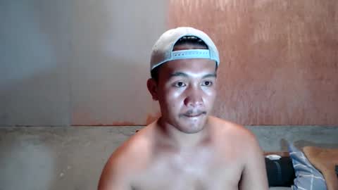 Snapshot of hunkylloyd chatting on 12-17-25, 03:23 hunkylloyd online show from 12-17-25, 03:23