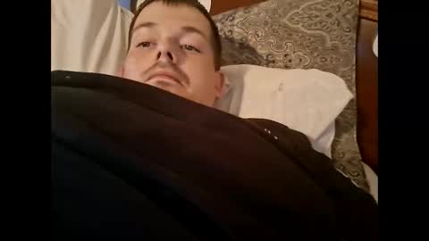 Snapshot of huntdog1221 chatting on 05-29-26, 12:08 huntdog1221 online show from 05-29-26, 12:08