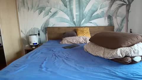 Hunter Bridges online show from 11-16-25, 10:54