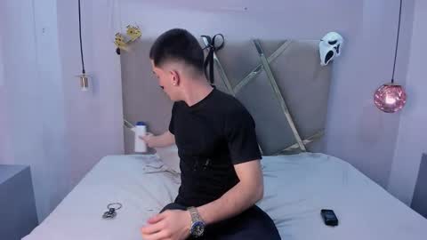 hunterheat_ online show from 10-11-25, 12:15