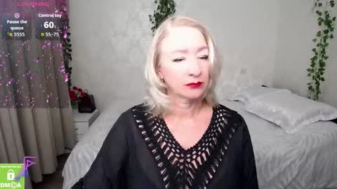Snapshot of hunters_woman chatting on 09-23-25, 12:08 Irena online show from 09-23-25, 12:08