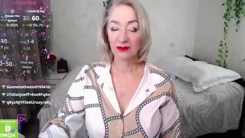 Snapshot of hunters_woman chatting on 10-10-25, 02:10 Irena online show from 10-10-25, 02:10