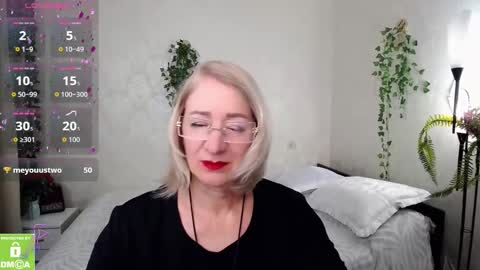 Snapshot of hunters_woman chatting on 10-16-25, 02:07 Irena online show from 10-16-25, 02:07